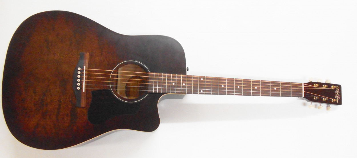  Art & Lutherie Americana Acoustic Guitar